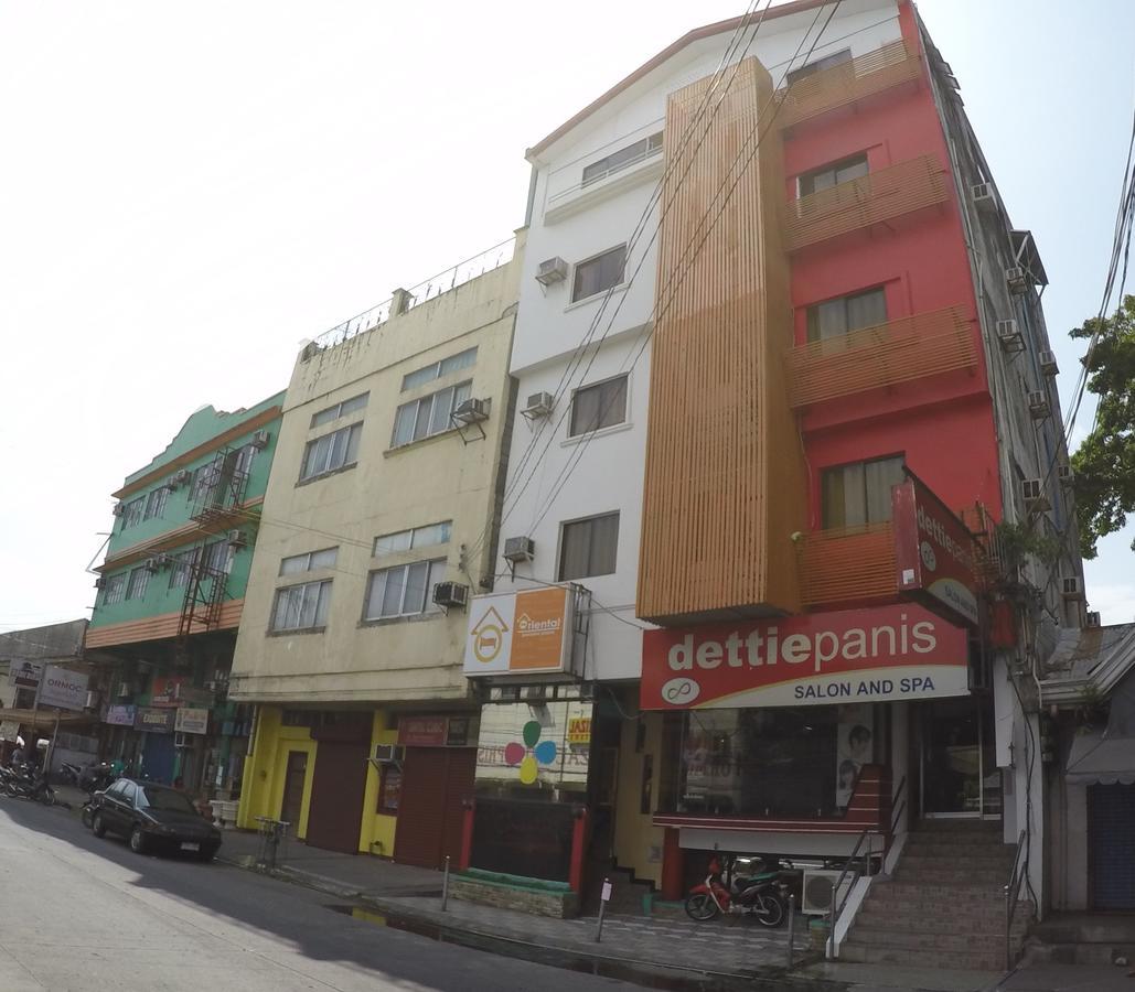Oriental Pension Plaza Ormoc Kültér fotó