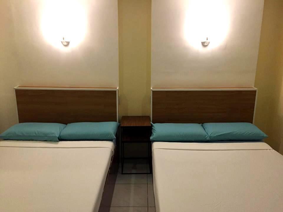 Oriental Pension Plaza Ormoc Kültér fotó