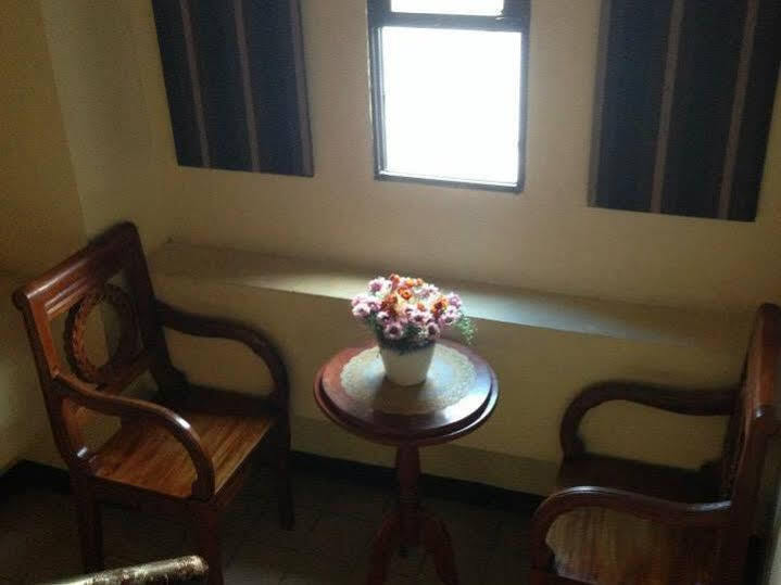 Oriental Pension Plaza Ormoc Kültér fotó